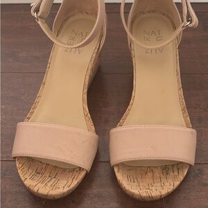 Naturalizer Women's Beige Wedge Sandals